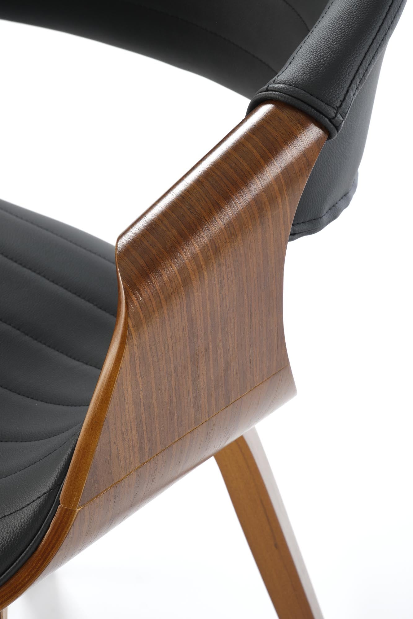 b58b84d2c8f9527fe8f33015783e4794