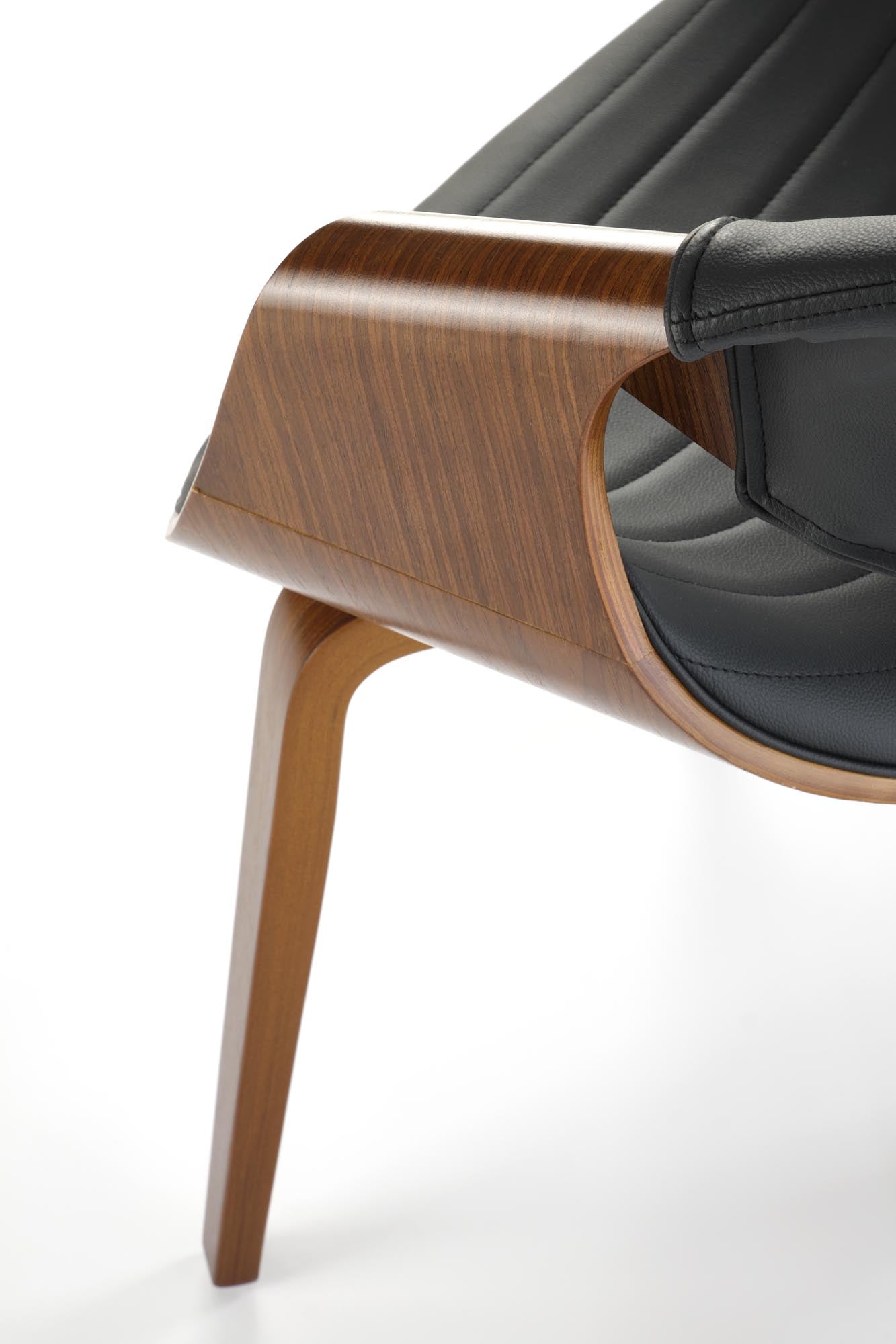 cc4832dcd046ce557f132c3cf7bc68af