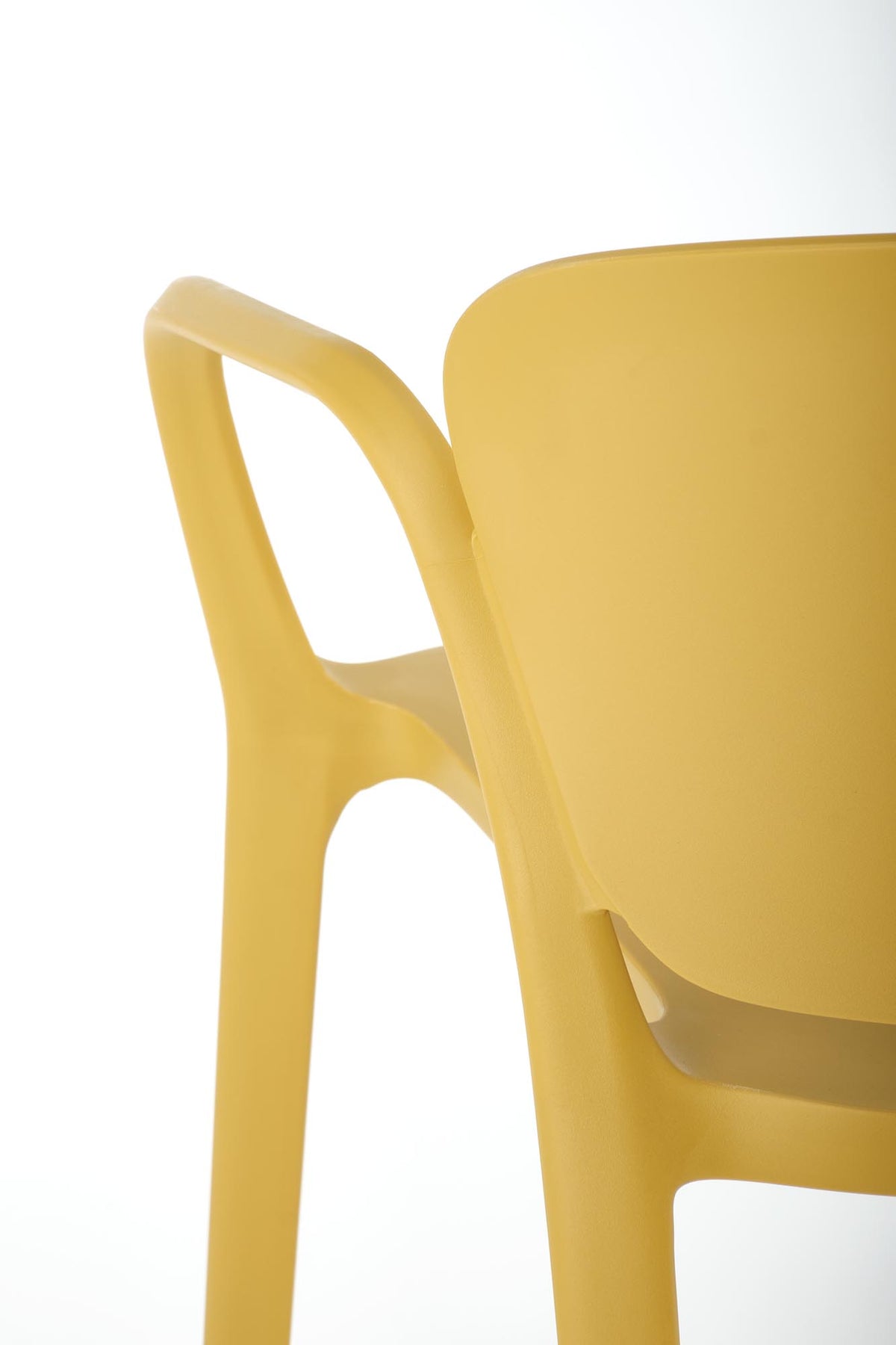 K491 krzesło plastik musztardowy (1p=4szt)