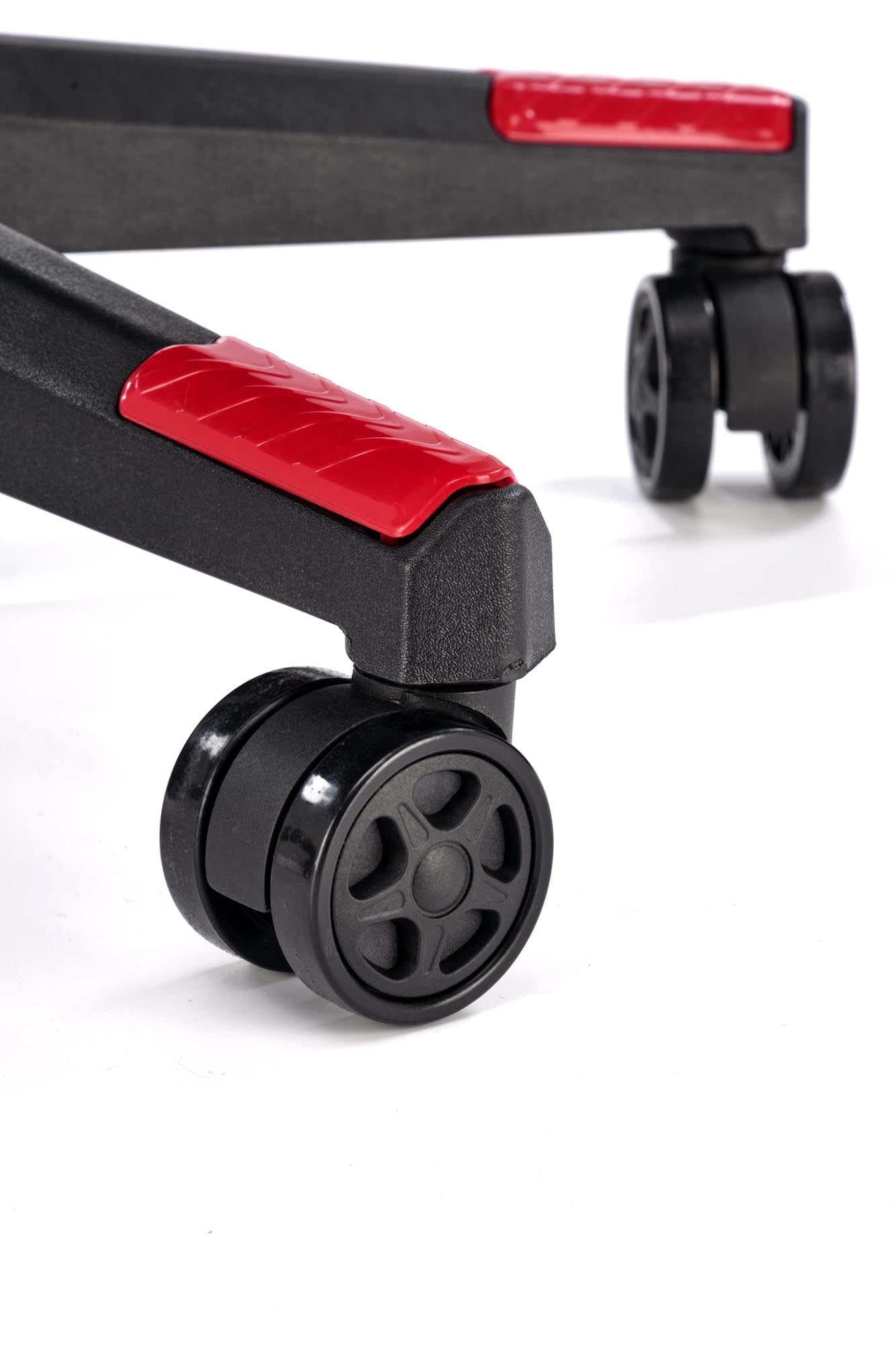 8c952894930656a29b6a41a7654a040e