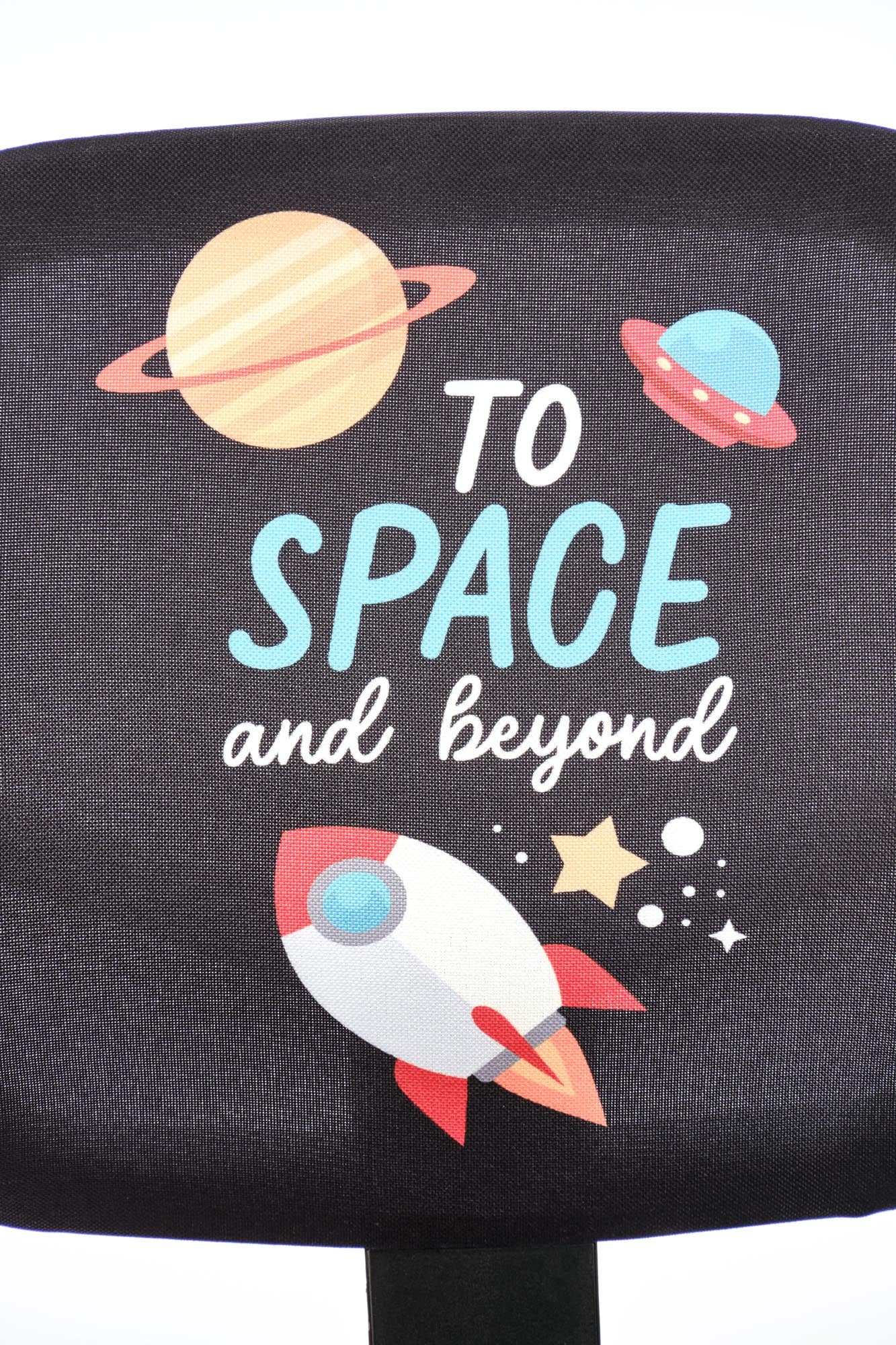 Fotel NIKO – młodzieżowy fotel obrotowy z motywem kosmosu: rakieta, planety i napisem 'to space and beyond'
