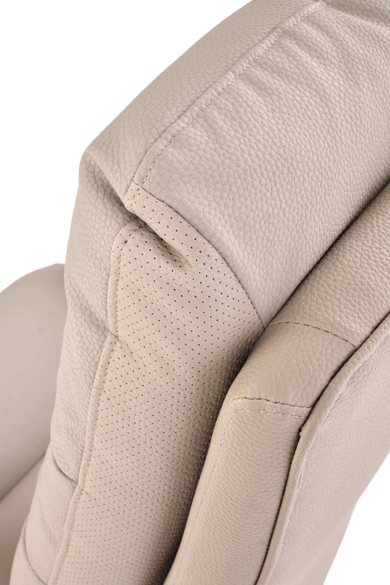 Beżowy Fotel biurowy MONTANA – komfort pracy z klasą, detal tapicerki z ekoskóry w odcieniu beżowym.