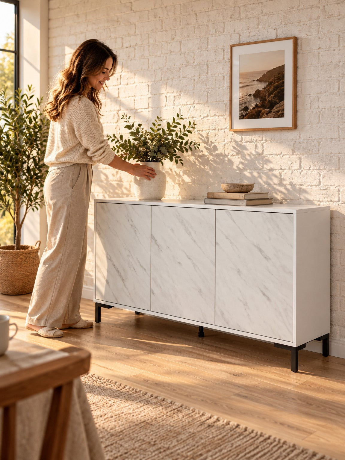 Komoda POMI 150 cm - biały / marmur - aranżacja