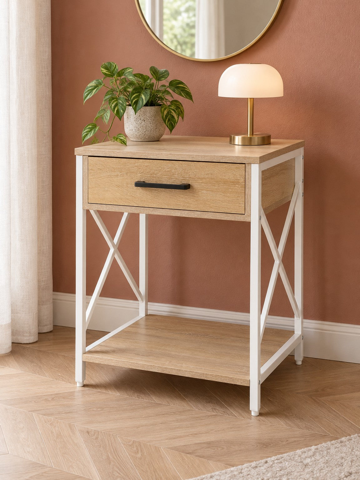 Stolik nocny TILUNA 48 cm - dąb naturalny / biały / metal