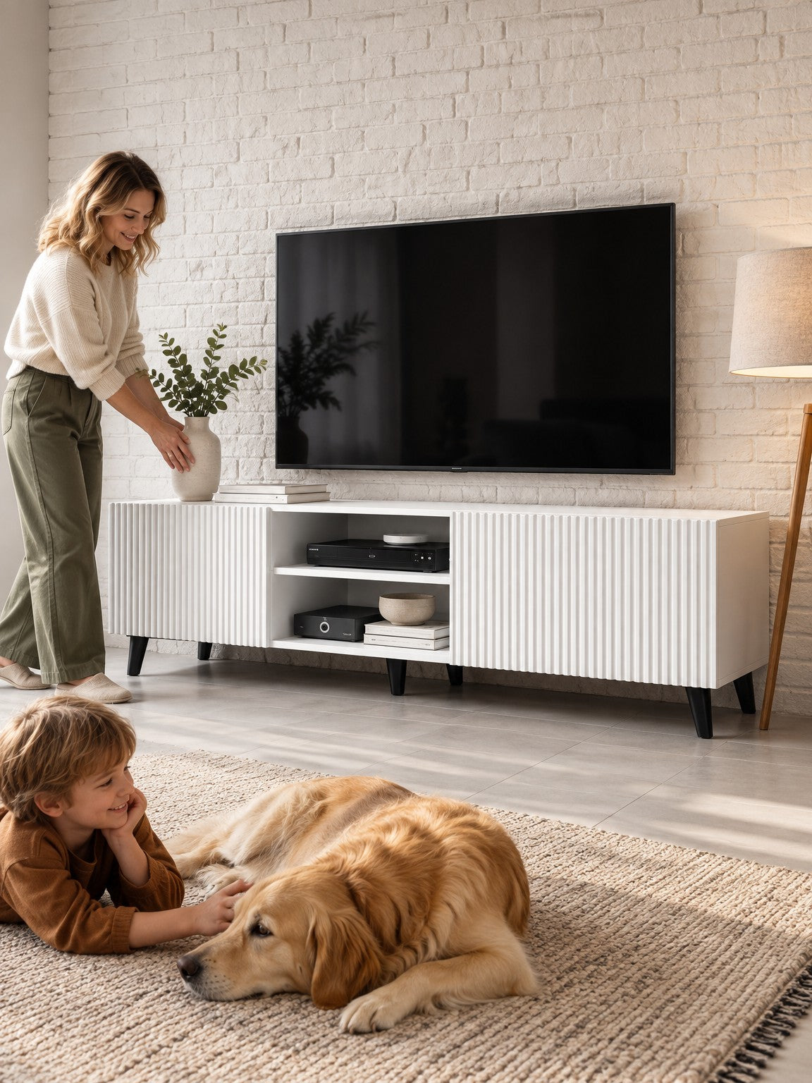 Szafka RTV ATENA 200 cm 4-drzwiowa - biały / tworzywo - aranżacja